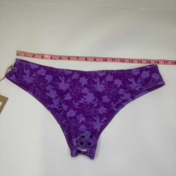 Aloe Aloe The Hipster Bikini Bottoms – Lanai Floral Purple Print, Size M & XL - Picture 5 of 8